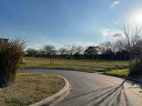 Excelente Lote Interno En Venta - Pilar Del Este Barrio Santa