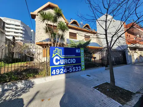 Casa 7 ambientes o mas. | Famatina al 3900