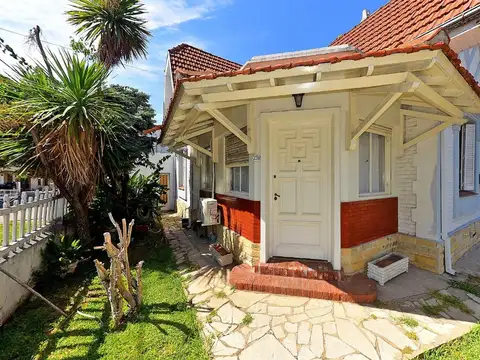 Casa 6 ambientes con 1 baño