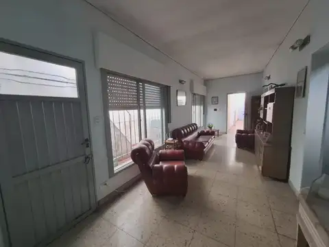 RESERVADO  -  CASA 3 AMBIENTES CON DOBLE GARAGE