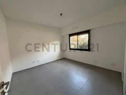 VENTA PROPIEDAD COMERCIAL O VIVIENDA 3 AMBIENTES CASTELAR NORTE