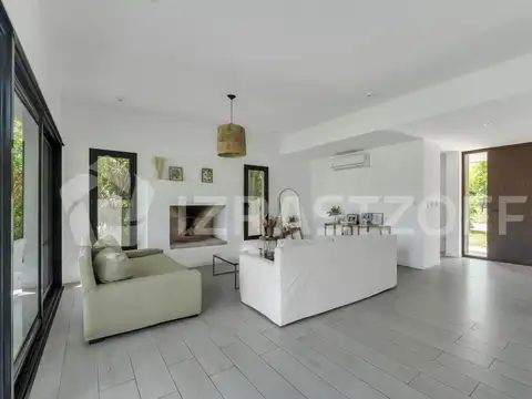 Casa en Venta en Los Sauces, USD 390.000