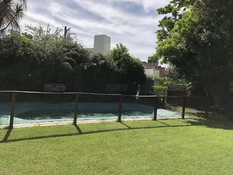 Casa en Alquiler con 1 cochera