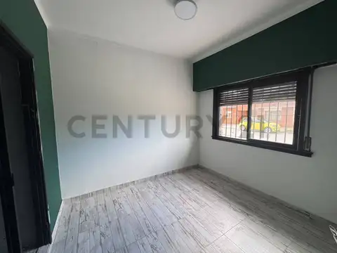 CHALET 3 AMBIENTES RECICLADO A NUEVO CON GARAGE MACROCENTRO