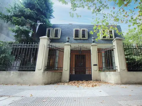 Gabriela Mistral 3700