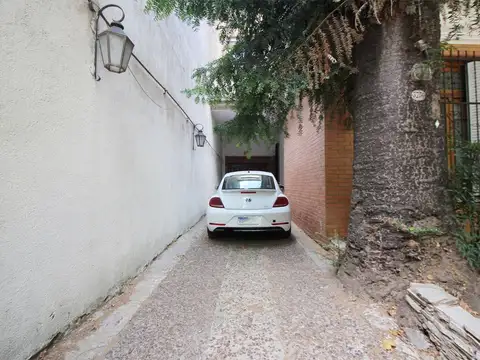 Casa 7 ambientes con 4 baños