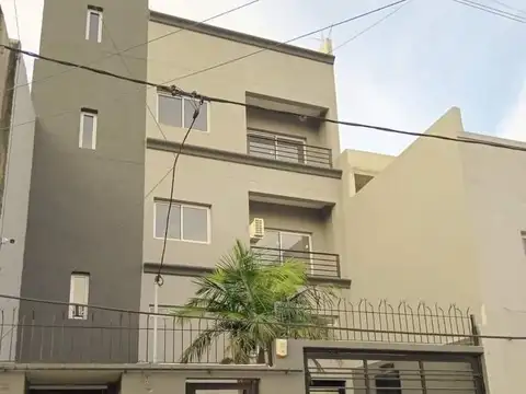 Departamento de 2 ambientes con Balcón