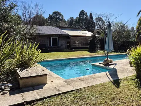 Casa 4 dormitorios Pileta Parque Exaltación