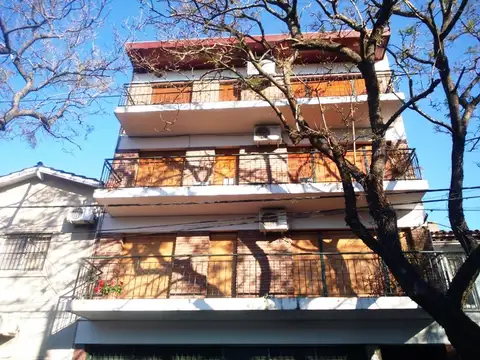 *RESERVADO*Alquiler depto 4 ambientes a metros de Av. Maipu 