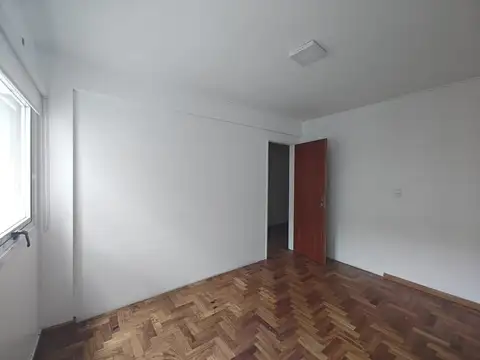 Oficina 3 ambientes con 1 baño