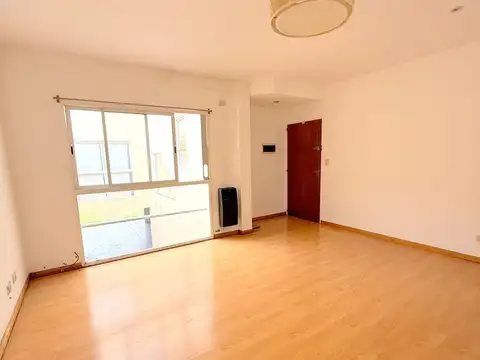 Departamento 2 amb CON COCHERA  metros estacion  Beccar