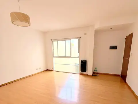 Departamento 2 amb CON COCHERA  metros estacion  Beccar