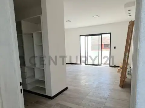 VENTA- CASA A ESTRENAR 4 AMB-CASEROS-PERMUTA