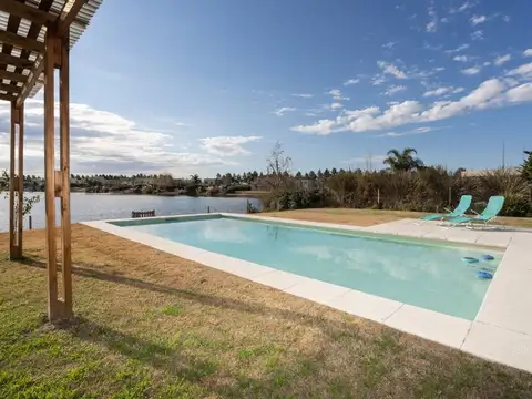 ALQUILER CASA A LA LAGUNA SAN MATIAS ESCOBAR