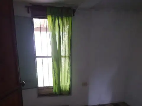 Casa a reciclar cerca de la laguna
