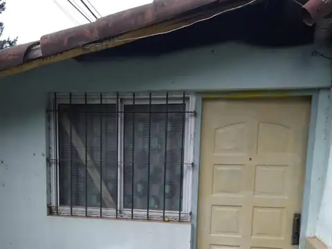 Casa a reciclar cerca de la laguna