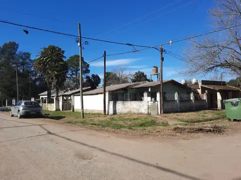 Casa a reciclar cerca de la laguna
