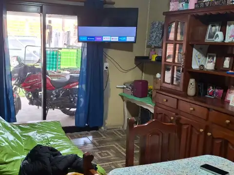 Casa 4 ambientes con 1 baño