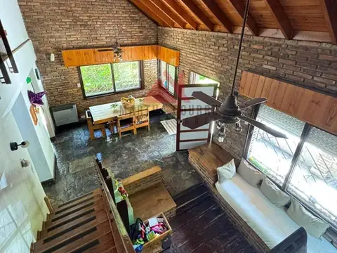 Casa 4 ambientes con 2 baños