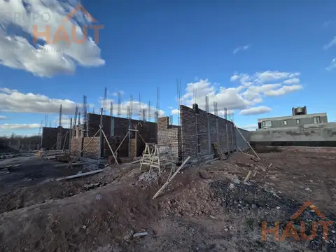 VENTA DE DUPLEX EN POZO DOS DORMITORIOS