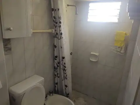 Casa 2 ambientes con 1 baño