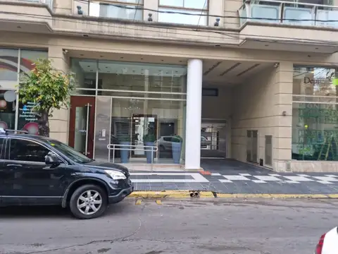 SEMI PISO DE CATEGORIA 4 AMB. EN RAMOS MEJIA CENTRO