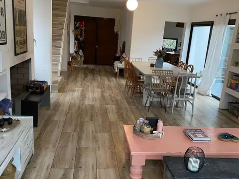 Casa en Venta  en La Comarca Barrio Cerrado 100