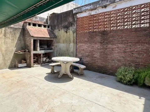 VENTA - Casa pasillo con patio y parrilla - Barrio Belgrano, Rosario.