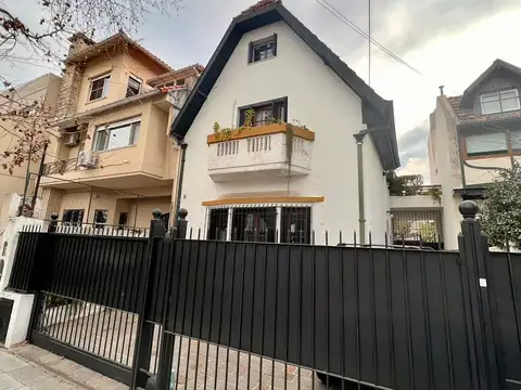 Lisandro De La Torre 300