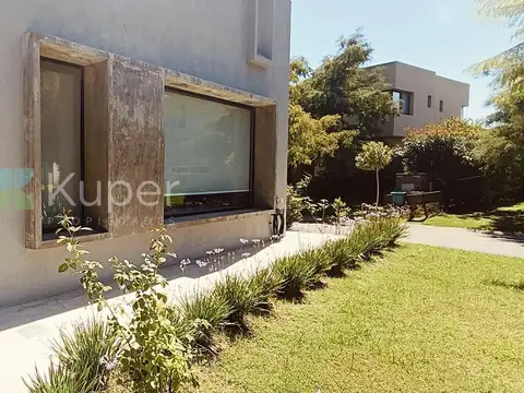 Casa en Alquiler en Ayres Plaza, USD 2.300