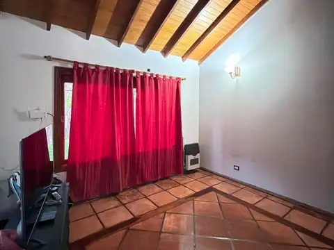 Casa en Alquiler con 1 cochera