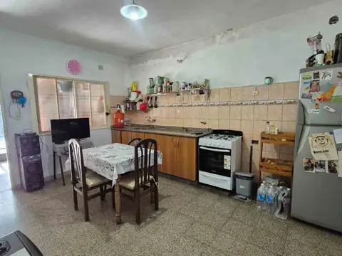 VENTA CASA 5 AMB MORENO V CUARTEL- GARAGE Y PILETA