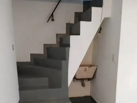 Depto Tipo Casa en Alquiler al Sur