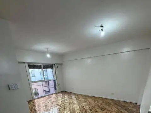 Av. Dr. R. Balbín al 2300
