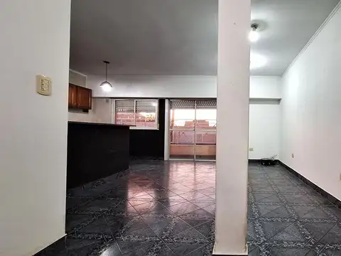 Depto Tipo Casa en Alquiler en Lanus Oeste, $ 800.000