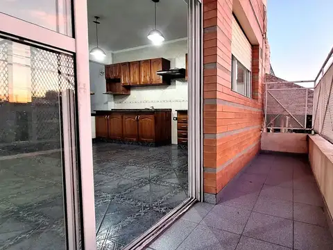 Depto Tipo Casa en Alquiler de 3 ambientes