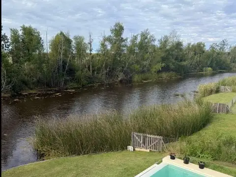 Acacias al lago Puertos