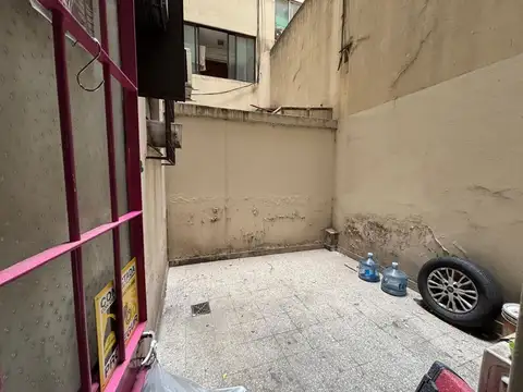 Local en Alquiler en Parque Chacabuco, $ 900.000