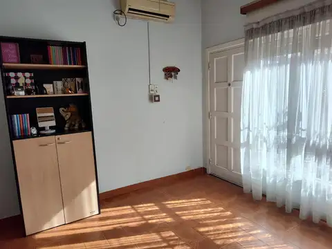 Depto Tipo Casa 4 ambientes con 2 baños