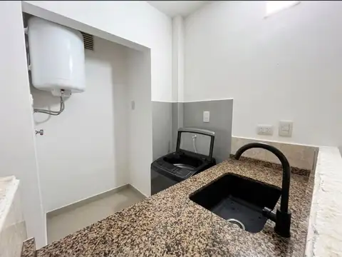 Avenida Juan Bautista Alberdi 200