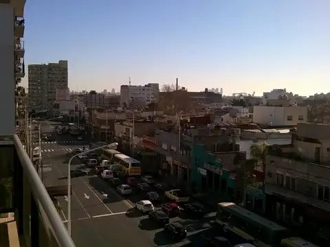 Av. Mitre 1800