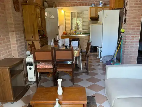 Casa 8 ambientes con 3 baños