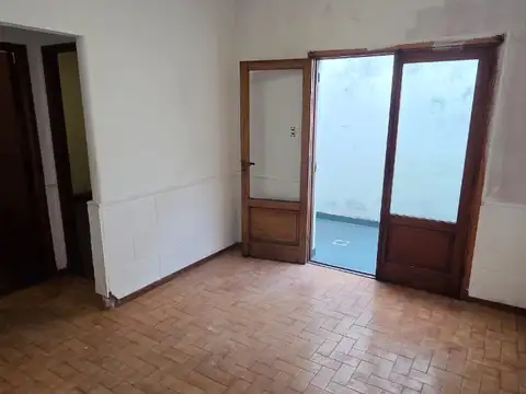Dpto ph 3 amb con pequeño patio y terraza transitable en muy buena ubicacion: Riobamba 1080, Temperley