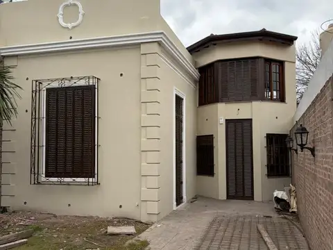 Casona- 11 ambientes, en alquiler en San Andres. Uso Comercial/Profesional/ Centro medico