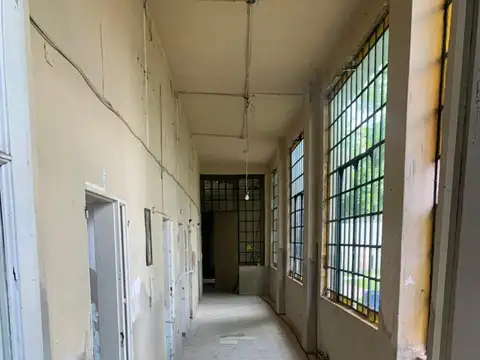 Casa en Alquiler con 4 cocheras