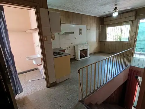 Casa 3 ambientes con 1 baño