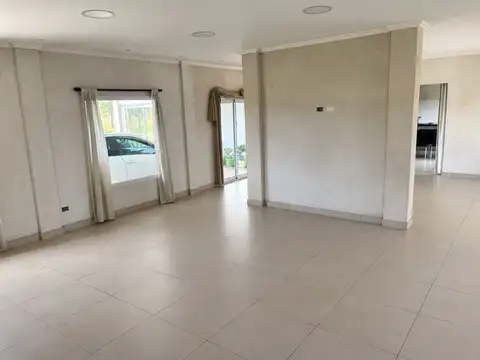 Casa 6 ambientes con 1 baño