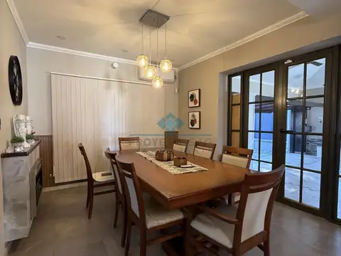 VENTA-MULTIFUNCIONAL: CASA+OFICINA+2 DEPTOS-COLONIA CAROYA