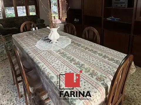 Casa en Venta con 2 cocheras