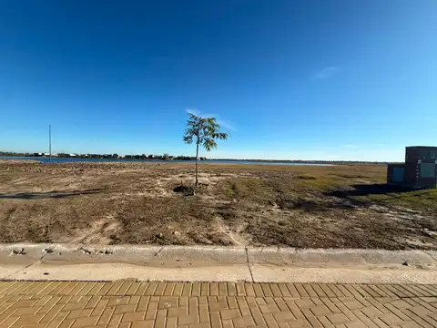 Avenida de los Lagos 100